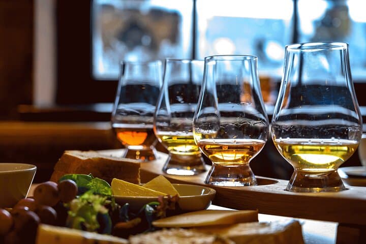 Whisky Tasting at Edinburgh's Award Winning Whiski Rooms