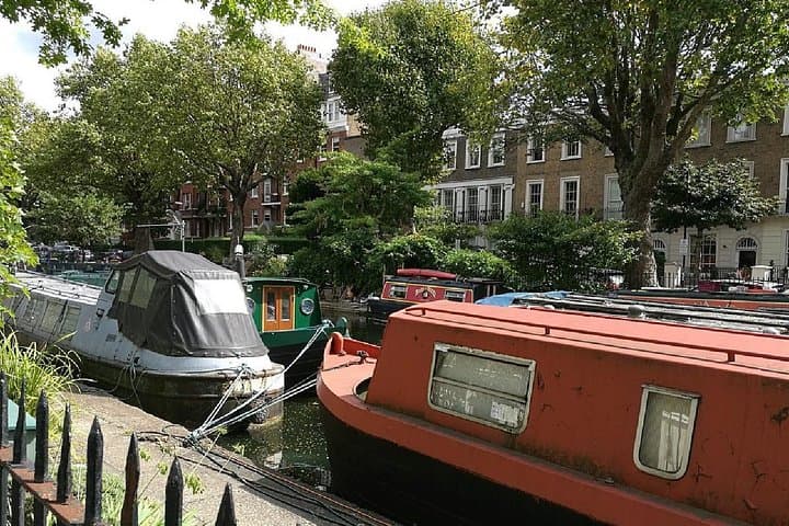 House boats moored up