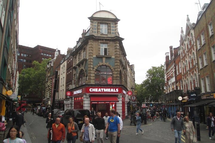 London Covent Garden Self-Guided Walking Tour and Scavenger Hunt