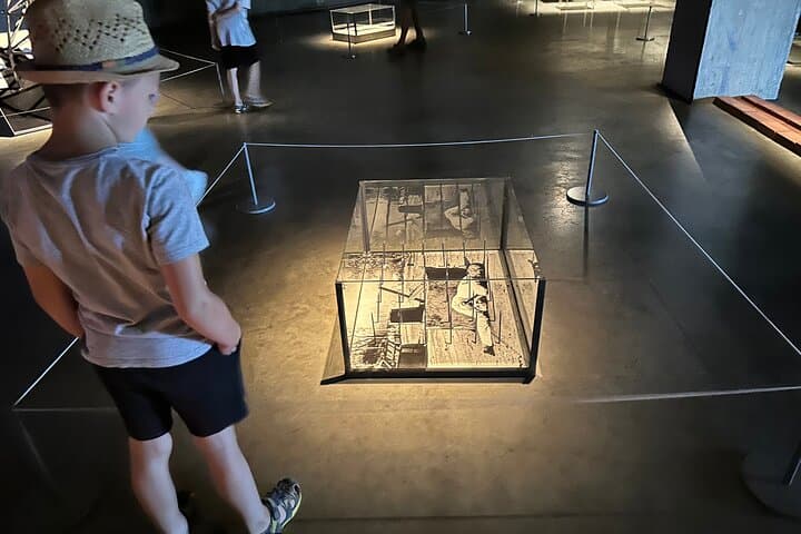 Kid-friendly Tate Modern Art Gallery Guided Tour in London