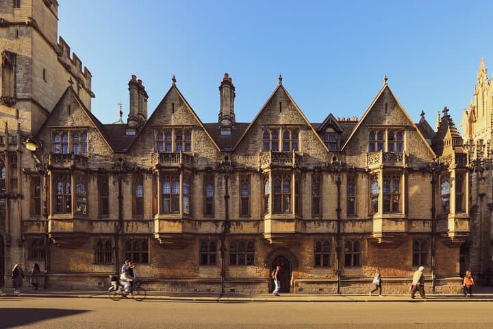 Explore Oxford in 60 minutes with a Local - Private Tour