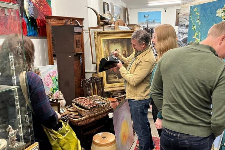 Arundel Foraging Antiques Walking Tour