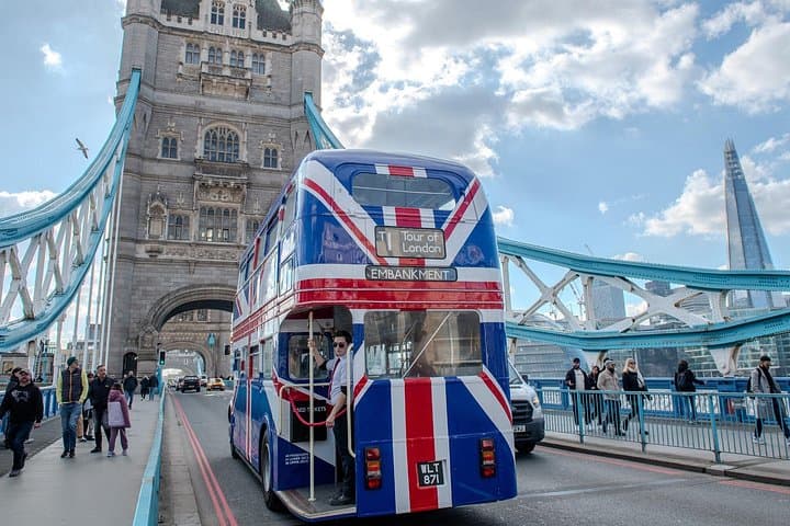 London: Great British Afternoon Tea Bus Tour