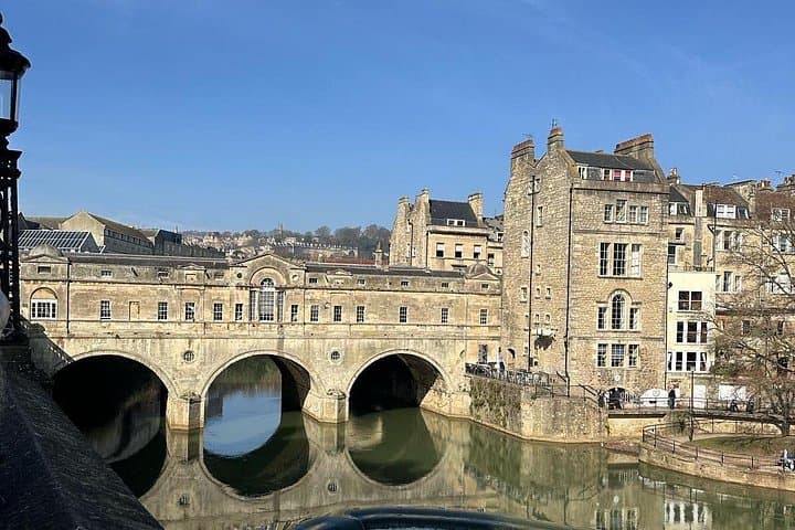Stonehenge and Bath Private Black Cab Tour with Hotel Pick Up