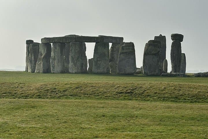 Stonehenge and Bath Private Black Cab Tour with Hotel Pick Up