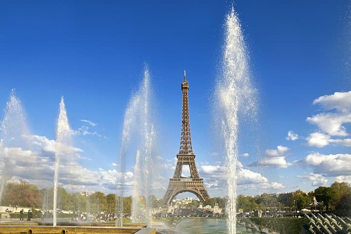 Escorted Paris Day Trip: Eiffel Tower, Notre Dame & Lunch Cruise