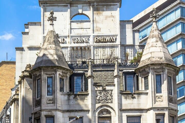 Canadian Heritage in London 4 Hour Private Tour in a Black Cab