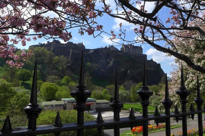 Edinburgh Castle & Princes St Gardens
