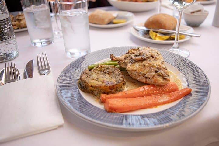 Lunch River Cruise on the Thames with 2-Course Meal