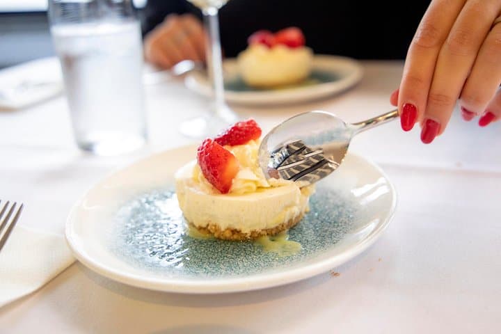 Lunch River Cruise on the Thames with 2-Course Meal