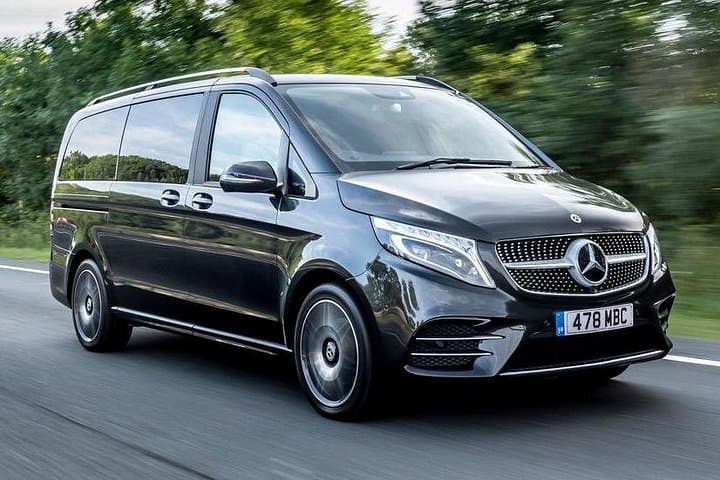 Luxury Transportation, door-to-door service professional chauffeur