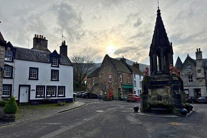Ever wondered what it’s like to stand at the gates of Lallybroch or stroll through the streets of 1940s Inverness?