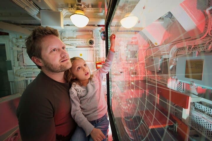 London: HMS Belfast Ticket & South Bank Highlights Audio Tour