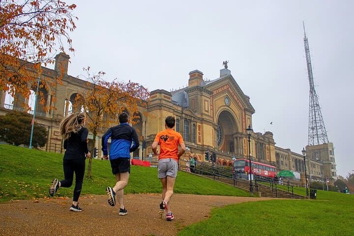 Run the London Landmarks with a local: 8K Group Running Tour