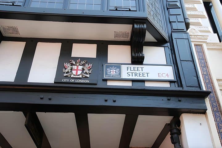 Private Group: Historical Pub Walking Tour of London