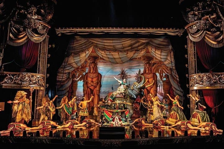 London Phantom of The Opera with Two Course Pre-Show Meal & Drink