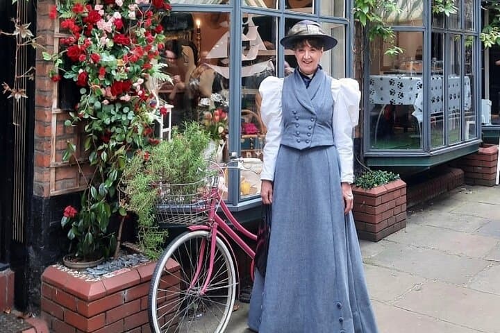 Chester Edwardian Lady Walking Tour
