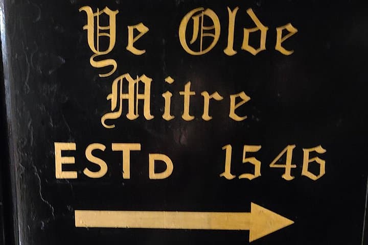 3 Hours Historic Pub Experience in London