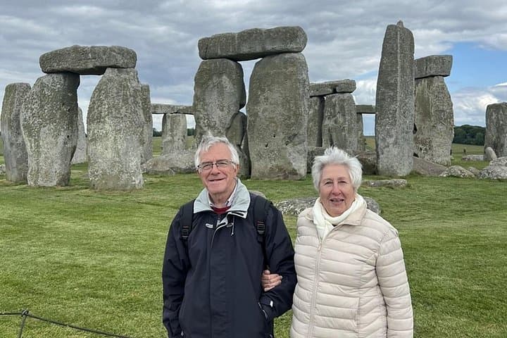 Stonehenge Private Car Tour with Chauffeur and Guide