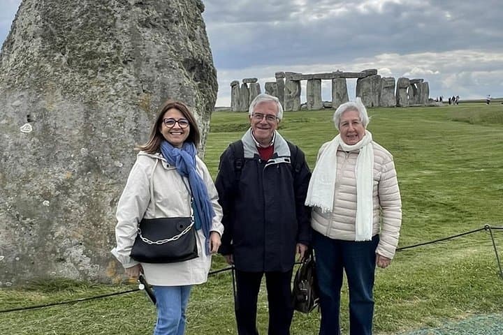 Stonehenge Private Car Tour with Chauffeur and Guide