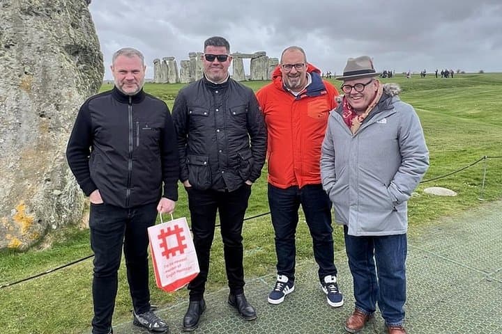 Stonehenge Private Car Tour with Chauffeur and Guide