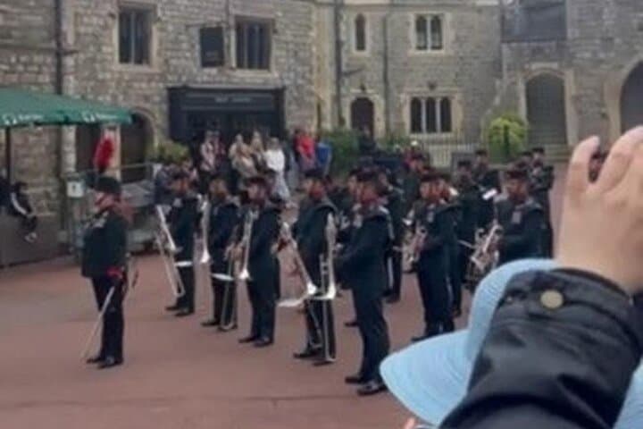 Windsor Castle and Eton College with Chauffeur and Guide