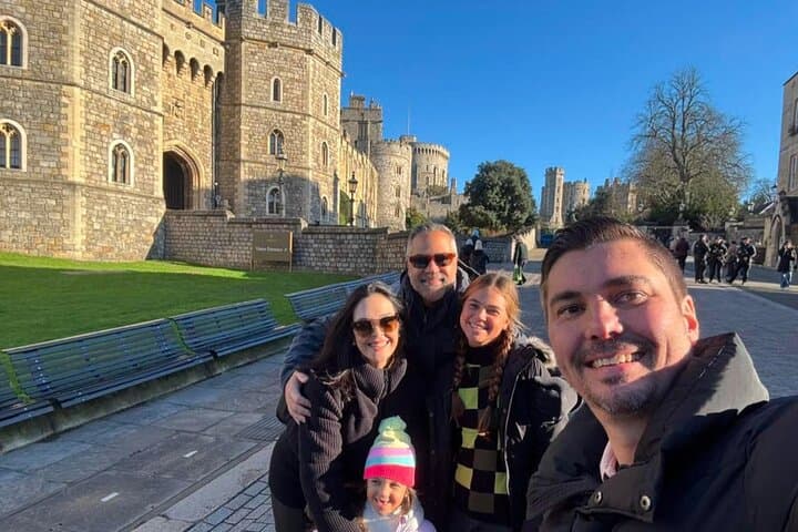 Windsor Castle and Eton College with Chauffeur and Guide