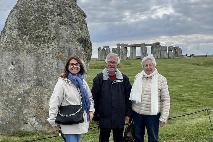 Windsor Castle and Stonehenge with Chauffeur and Guide