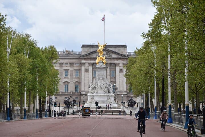 Buckingham Palace.