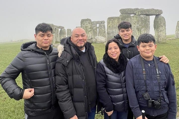 Stonehenge and Bath Private car with Chauffeur and Guide