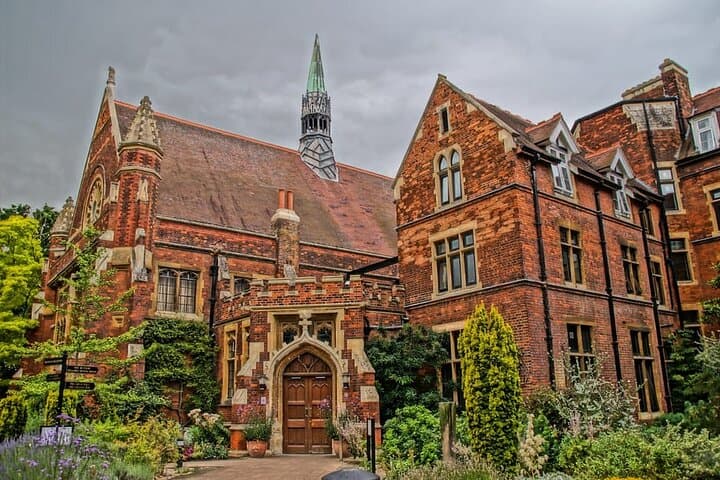 Private Car Tour of the University of Cambridge and Oxford