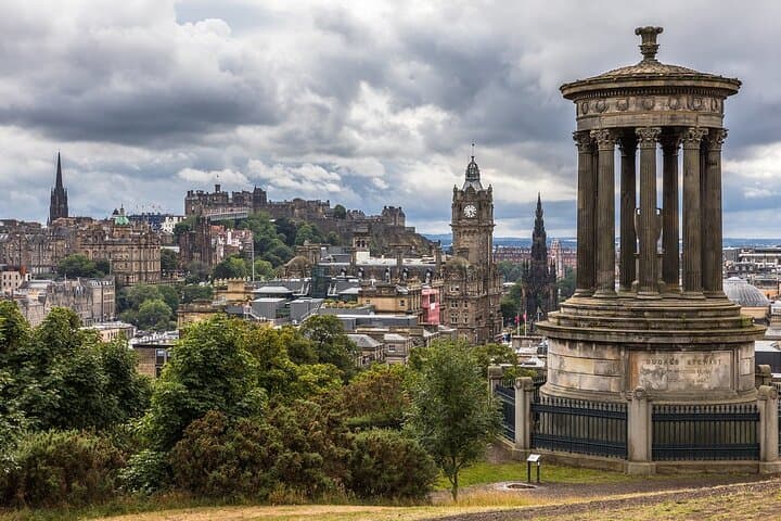 Private Edinburgh Tour with private driver and local guide