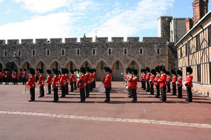 Windsor Castle Half-Day Tour from London with Hotel Transfer