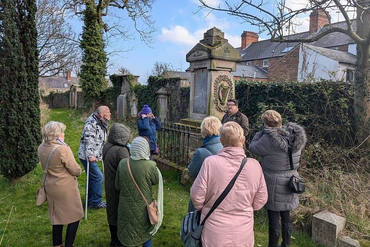 Belfast-Queens Uni & Botanic Gdns. Friars Bush Graveyard Tour.