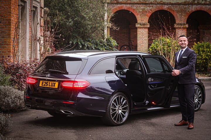 Luxury Customizable Sightseeing from Southampton to Gatwick