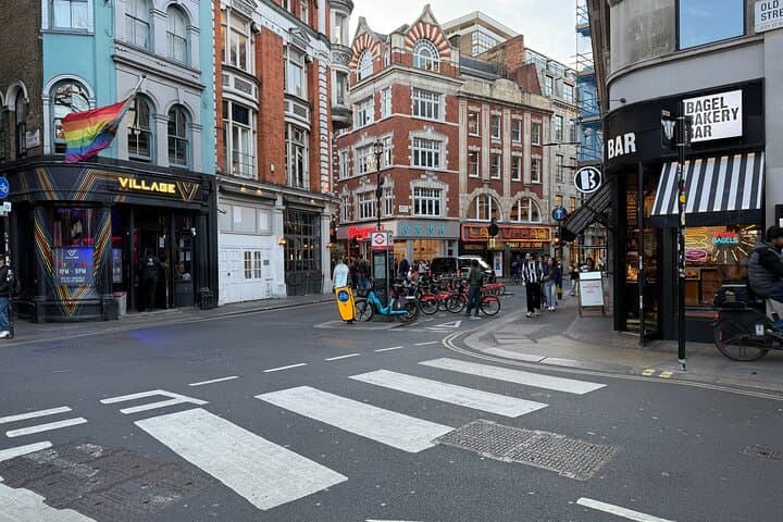 Tour privado historia LGBT por Soho y bares secretos en Espanol