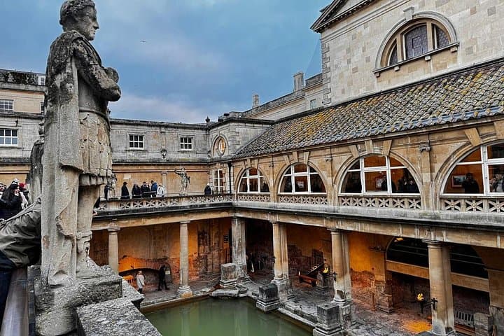 Round Trip: Windsor, Bath & Stonehenge - Royal History Beckons