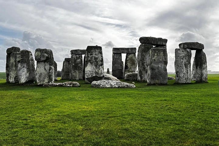 Round Trip: Windsor, Bath & Stonehenge - Royal History Beckons