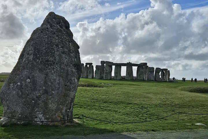 Round Trip: Windsor, Bath & Stonehenge - Royal History Beckons
