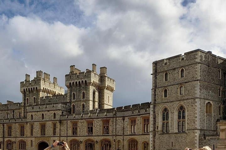 Round Trip: Windsor, Bath & Stonehenge - Royal History Beckons