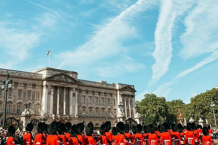 Private London Top 30 Iconic Sights Tour with Blue Badge Guide