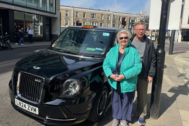 The Cotswolds Private Black Cab Tour with Hotel Pick up
