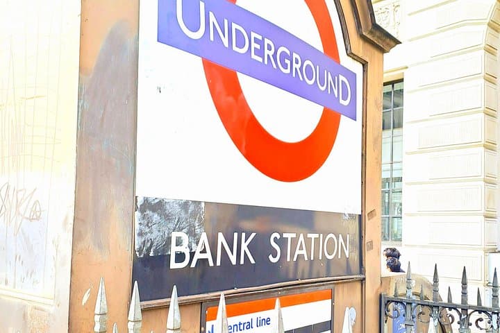 London Past & Present Backstreet Historical Tour