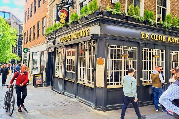 London Past & Present Backstreet Historical Tour