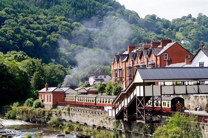 North Wales Road Trip Guidebook - Anglesey, Conwy & Llangollen