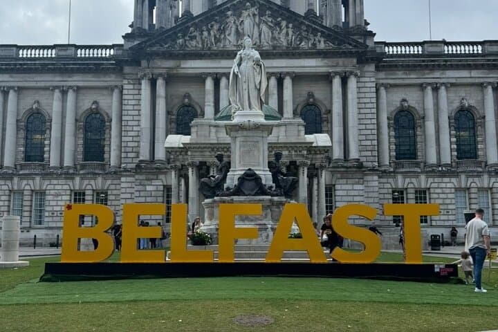 Belfast Peace Walls & Titanic Museum Tour – Private Experience