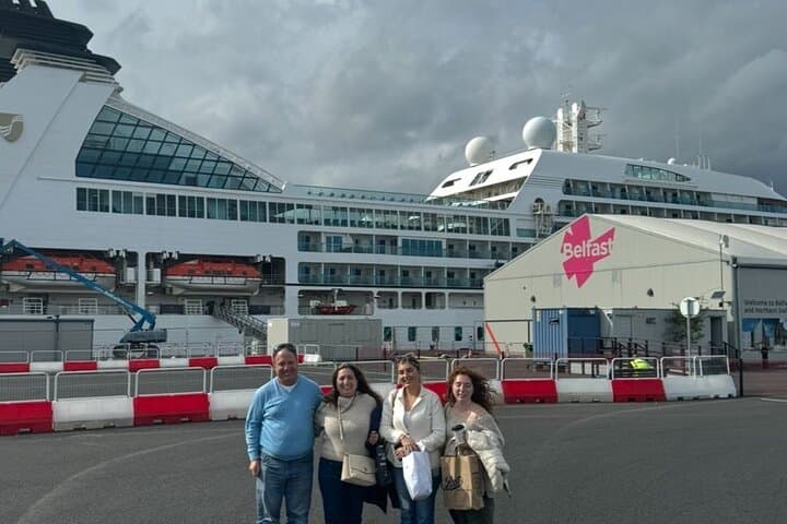 Belfast Peace Walls & Titanic Museum Tour – Private Experience
