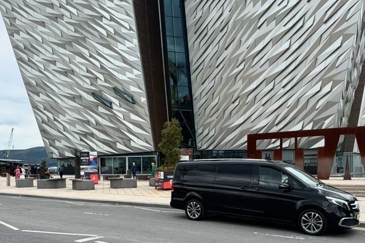 Belfast Peace Walls & Titanic Museum Tour – Private Experience