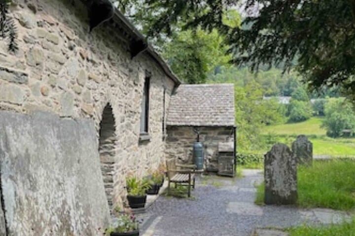 The Gateway to Snowdonia Village: A Self-Guided Walking Tour
