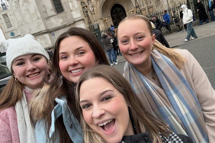 London’s Crown Secret: Self-Guided Royal Puzzle Quest